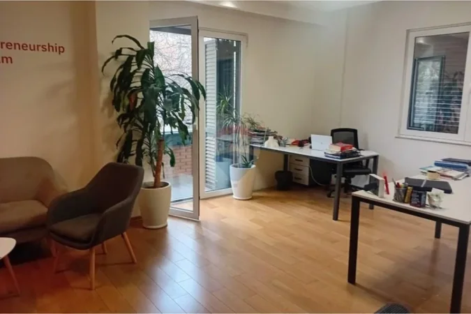 Tirane, jepet me qera zyre , 139 m² 1.999 € 