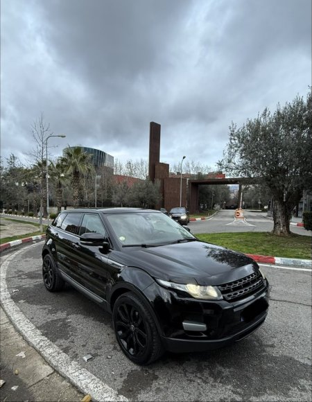 Tirane, shitet makine Range Rover Evoque Nafte, e zeze automatik Klima 187.000 km 12.000 €