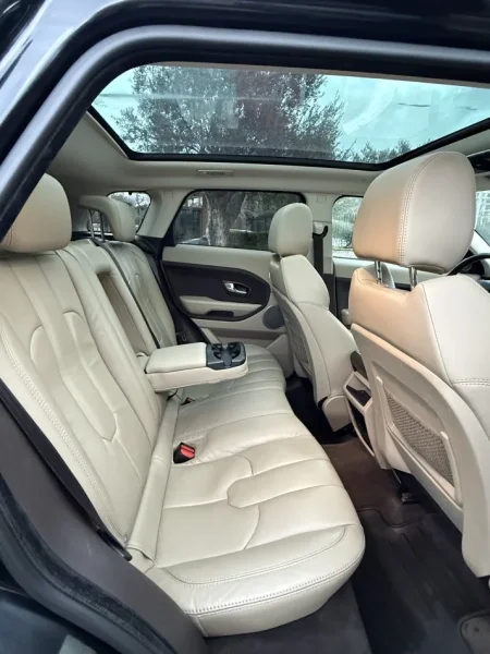 Tirane, shitet makine Range Rover Evoque Nafte, e zeze automatik Klima 187.000 km 12.000 €