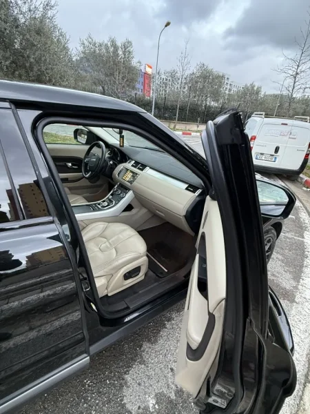 Tirane, shitet makine Range Rover Evoque Nafte, e zeze automatik Klima 187.000 km 12.000 €