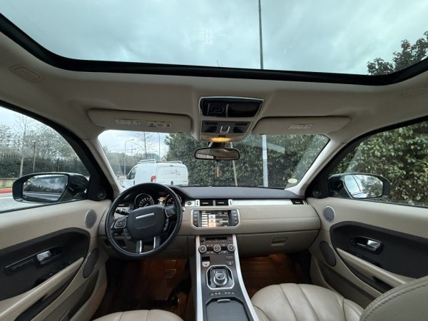 Tirane, shitet makine Range Rover Evoque Nafte, e zeze automatik Klima 187.000 km 12.000 €