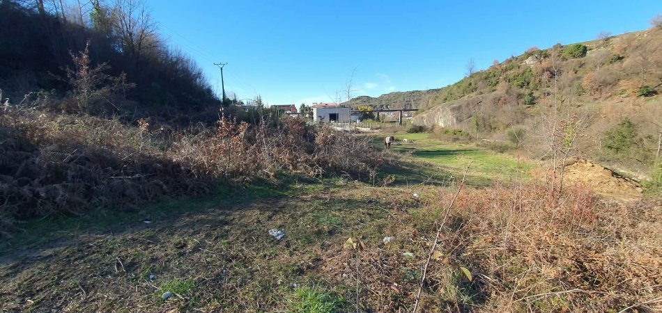 Tirane, shitet toke , 604 m² 39.300 € (ibe e poshtme)