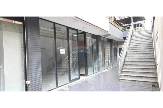 Tirane, shitet , 441 m² 