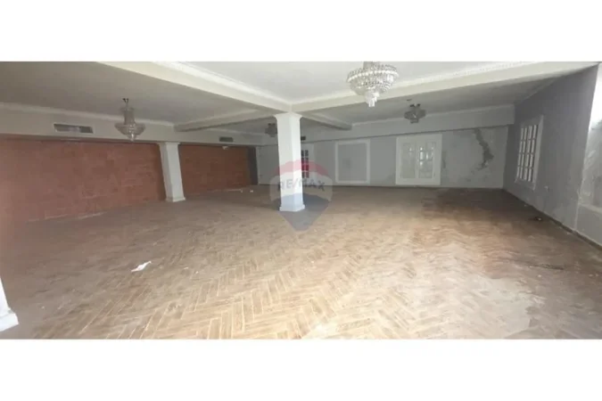 Tirane, shitet , 441 m² 