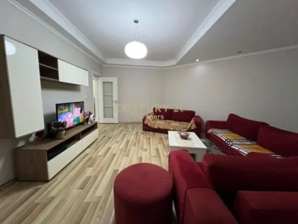 Tirane, jepet me qera apartament 1+1 Kati 4, 63 m² 550 € (lulishte 1 maji)