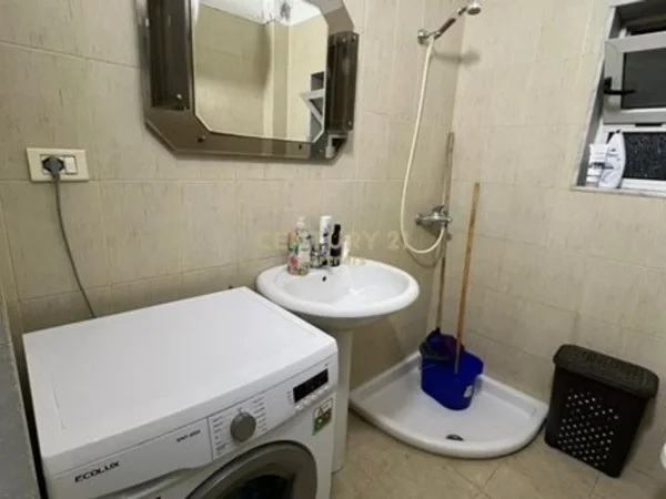 Tirane, jepet me qera apartament 1+1 Kati 4, 63 m² 550 € (lulishte 1 maji)