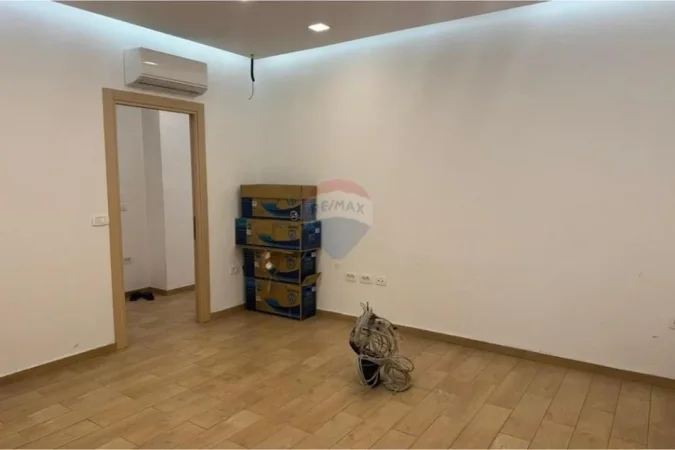 Tirane, shitet apartament , 135 m² 228.001 € (Laprake)