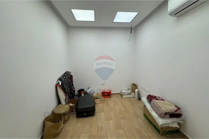 Tirane, shitet apartament , 135 m² 228.001 € (Laprake)