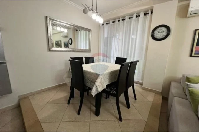 Tirane, shitet apartament , 100 m² 320.000 € 