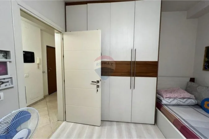 Tirane, shitet apartament , 100 m² 320.000 € 