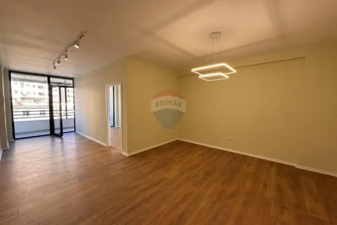 Tirane, shitet apartament , 105 m² 165.000 € 