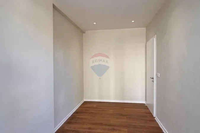 Tirane, shitet apartament , 105 m² 165.000 € 