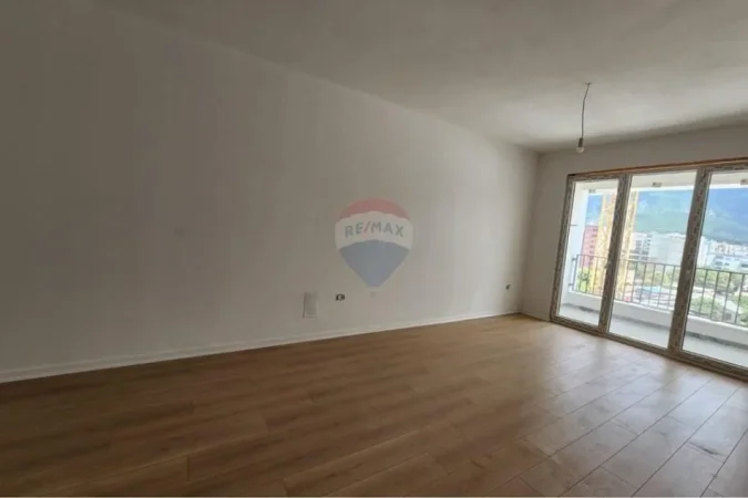 Tirane, shitet apartament , 70 m² 135.000 € (Perball Emerald Center - Rruga 5 Maji)