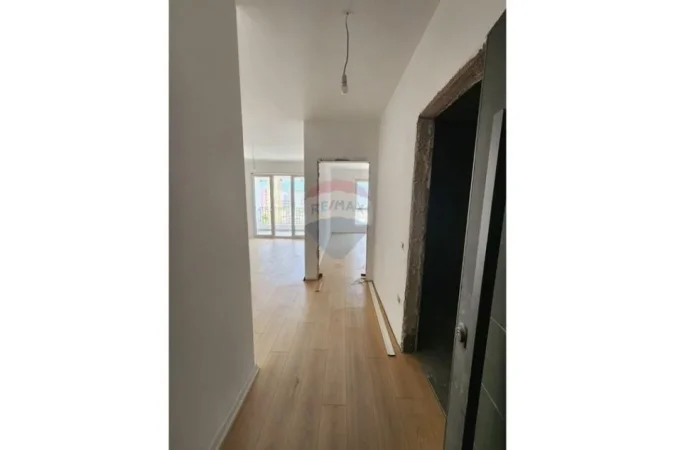 Tirane, shitet apartament , 70 m² 135.000 € (Perball Emerald Center - Rruga 5 Maji)