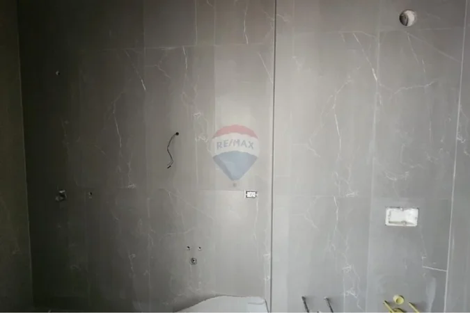 Tirane, shitet apartament , 70 m² 135.000 € (Perball Emerald Center - Rruga 5 Maji)