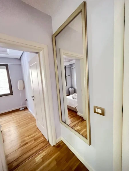Tirane, jepet me qera apartament 2+1+Ballkon Kati 1, 96 m² 1.200€ (Qender, Bulevardi Zogu i Pare)
