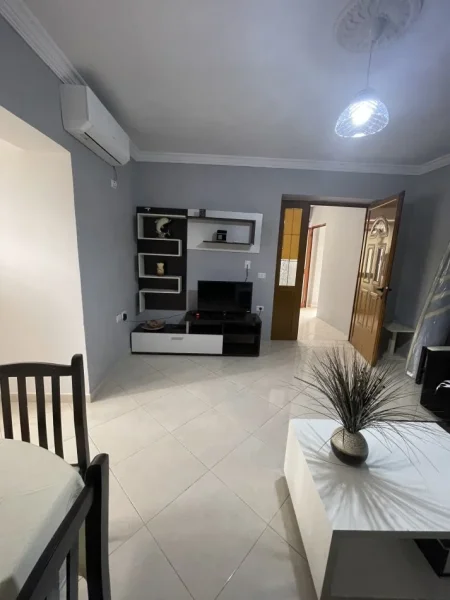Tirane, jepet me qera apartament 1+1+Aneks+Ballkon Kati 1, 72 m² 410 € (Varri Bamit,Rruga “Leandro Zoto”)