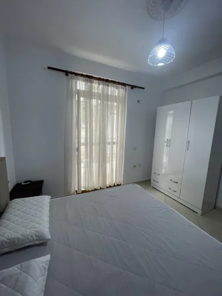 Tirane, jepet me qera apartament 1+1+Aneks+Ballkon Kati 1, 72 m² 410 € (Varri Bamit,Rruga “Leandro Zoto”)