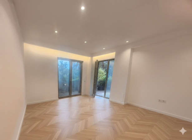 AMBIENT ZYRE + PARKIM ME QIRA 176 m² 4.500 € (RR.ELBASANIT)