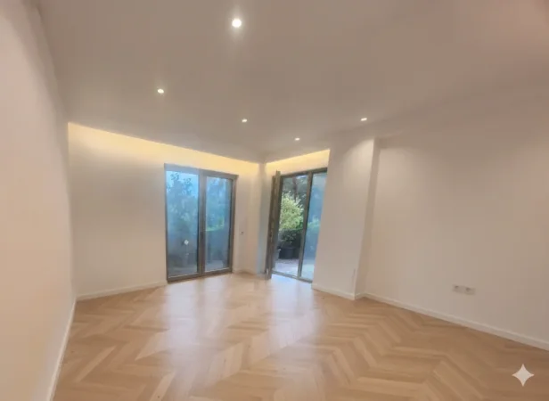 AMBIENT ZYRE + PARKIM ME QIRA 176 m² 4.500 € (RR.ELBASANIT)