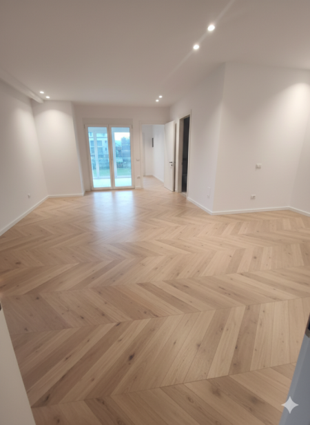 AMBIENT ZYRE + PARKIM ME QIRA 176 m² 4.500 € (RR.ELBASANIT)