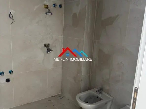 Tirane, shitet apartament 1+1+Ballkon Kati 3, 52 m² 69.000 € (RRUGA GRYKA E KACANIKUT,UNIVERS CITY)