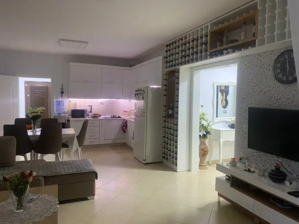 Pogradec, shitet apartament 2+1+Ballkon Kati 5, 110 m² 160.000 € (Rr Deshmoret e Pojskes)