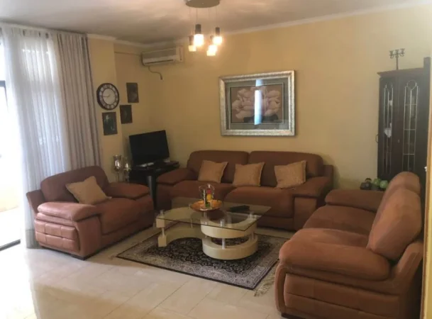 Tirane, shitet apartament 3+1+Ballkon Kati 7, 125 m² 360.000 € (Rruga e Elbasanit)
