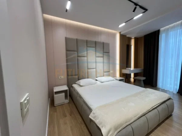 Tirane, shitet apartament 2+1+Ballkon Kati 10, 94 m² 295.000 € (Rruga Mine Peza, Golden Tower Residence)