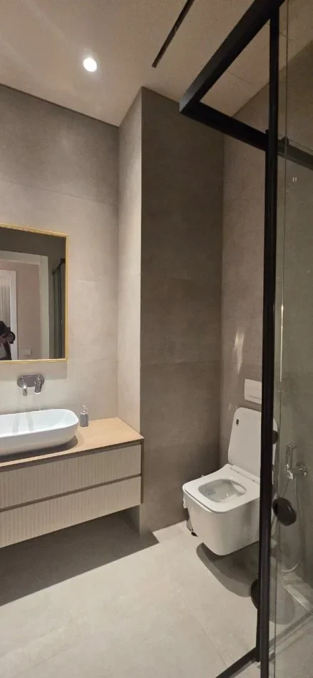 Tirane, jepet me qera apartament 2+1 Kati 6, 126 m² 1.200 € 