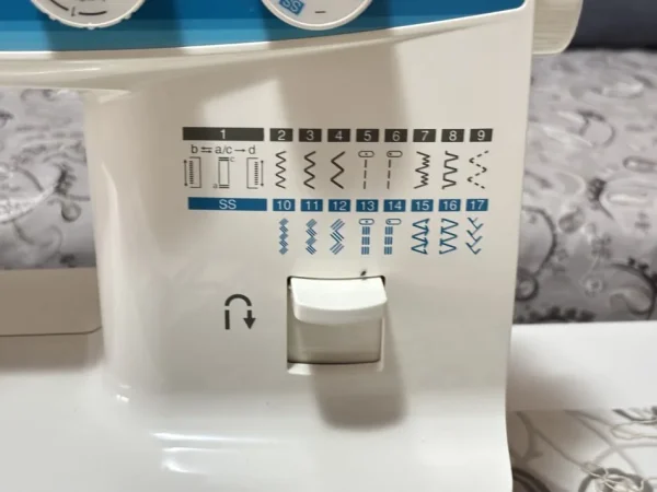 Tirane, shes Makine qepese