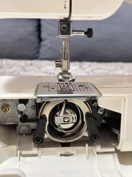 Tirane, shes Makine qepese