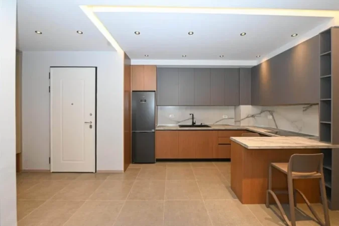 Vlore, jepet me qera apartament 2+1 , 98 m² 1.300 € 