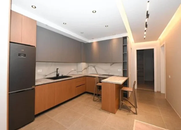 Vlore, jepet me qera apartament 2+1 , 98 m² 1.300 € 