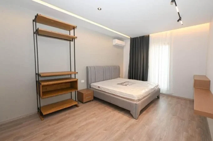 Vlore, jepet me qera apartament 2+1 , 98 m² 1.300 € 