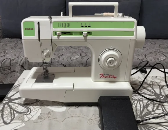 Tirane, shes Makine qepese Makine qepese