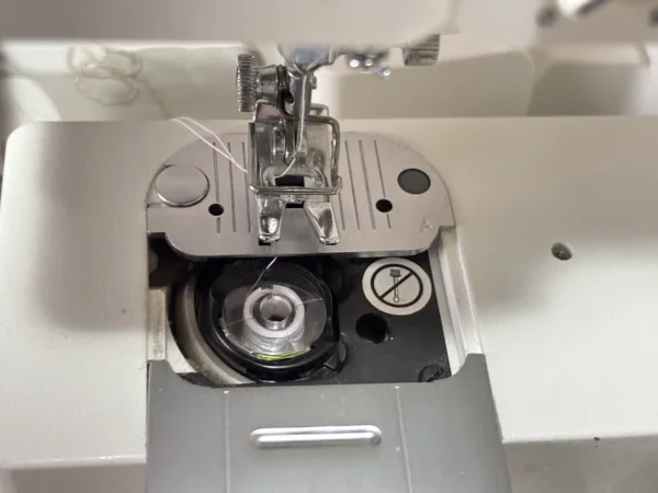 Tirane, shes Makine qepese Makine qepese