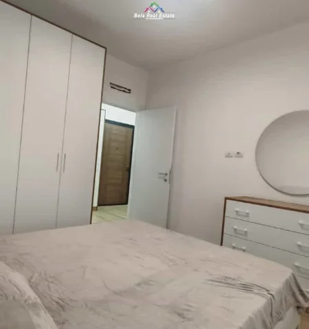 Tirane, jepet me qera apartament 1+1 Kati 5, 60 m² 470 € (Rruga Ali Shefqeti)