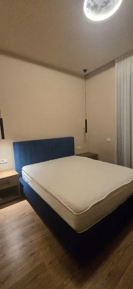 Tirane, jepet me qera apartament 2+1 , 126 m² 1.200 € (Kompleksi Delijorgji)