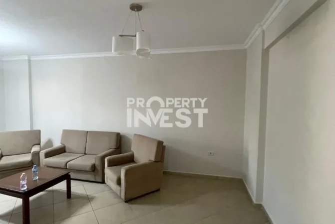 Tirane, jepet me qera zyre Kati 2, 110 m² 900 € (Zoja e Keshillit te Mire)