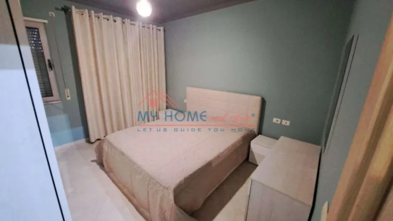 Tirane, jepet me qera apartament 2+1+Ballkon Kati 5, 90 m² 660 € (Mine Peza)