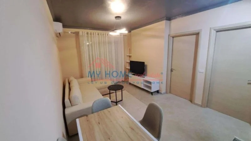 Tirane, jepet me qera apartament 2+1+Ballkon Kati 5, 90 m² 660 € (Mine Peza)