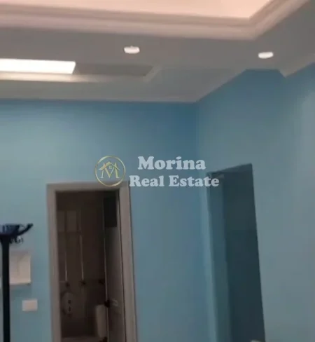 Tirane, jepet me qera ambjent biznesi Kati 0, 100 m² 1.600 € (Rruga Kongresi i Manastirit)