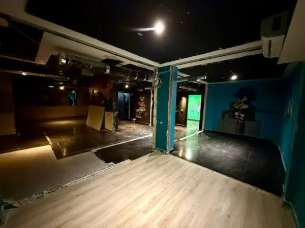 Tirane, jepet me qera ambjent biznesi Kati -1, 160 m² 1.000 € 