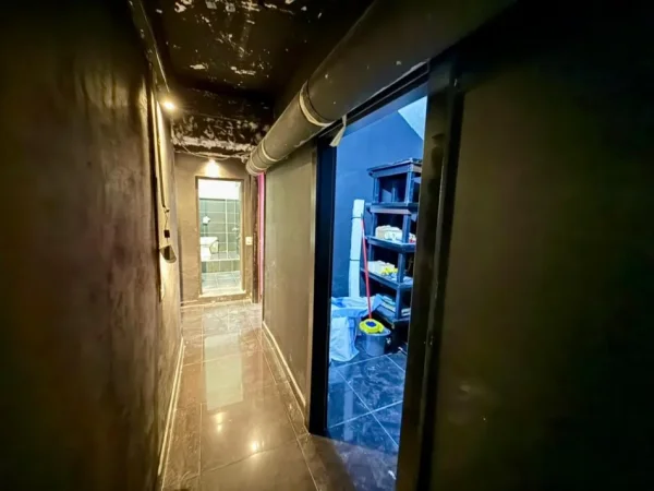 Tirane, jepet me qera ambjent biznesi Kati -1, 160 m² 1.000 € 