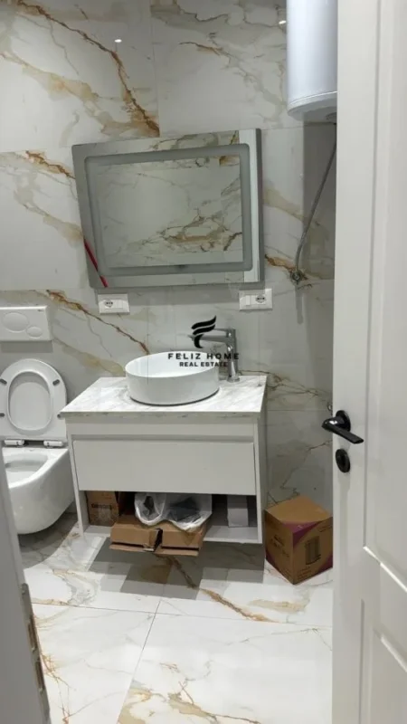 Tirane, jepet me qera zyre Kati 2, 60 m² 800 € (STACIONI TRENIT)