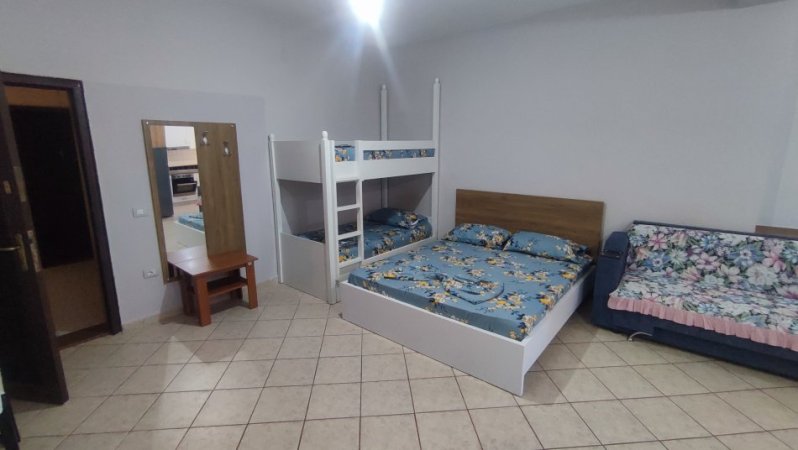 Jepet gazoniere me qera ditore në lungomare