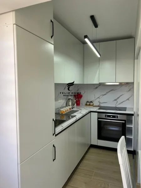 Tirane, jepet me qera apartament 2+1 Kati 3, 85 m² 750 € (STADIUMI DINAMO)