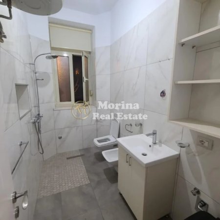 Tirane, jepet me qera ambjent biznesi Kati 2, 70 m² 1.000 € (Stacioni i Trenit)
