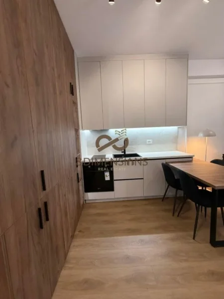 Tirane, jepet me qera apartament 1+1 Kati 7, 50 m² 500 € (kompleksi kadiu)